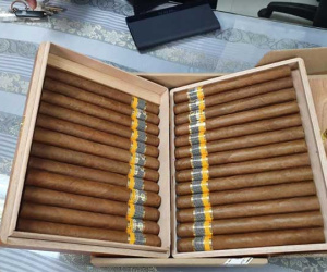 Vali thất lạc ở sân bay Tân Sơn Nhất, phát lộ gần 2.500 điếu xì gà Cuba nhập lậu
