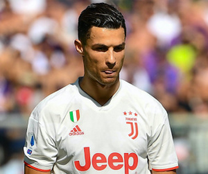 Ronaldo nghỉ tập, nghi chấn thương