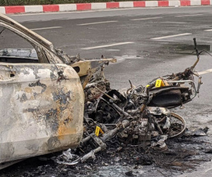 Từ vụ xe Mercedes gây tai nạn kinh hoàng tại Hà Nội: Cần ban hành luật cấm đi giày cao gót khi điều khiển ô tô?