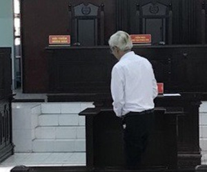 Thầy giáo dâm ô nữ sinh bất ngờ nhồi máu cơ tim tại Toà