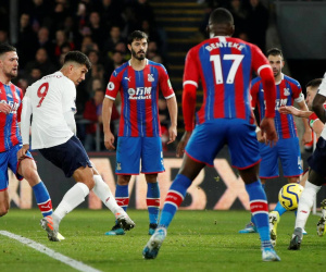 Firmino lập công, Liverpool thắng nhọc Crystal Palace