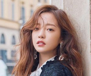 Ca sĩ Goo Hara qua đời ở tuổi 28