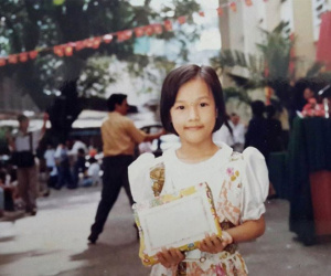 Ngắm ảnh thời thơ ấu đáng yêu của Hoàng Oanh