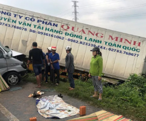 Quảng Ngãi: Xe khách chở nhà sư gặp tai nạn, 3 người chết, 10 người bị thương nặng