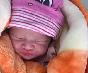 Quảng Ninh: Bé trai vừa chào đời bị bỏ rơi tại cửa đền Cặp Tiên