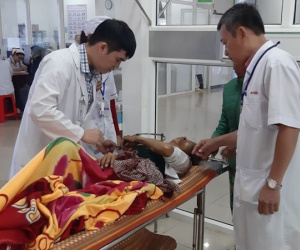 Bắn vợ và mẹ vợ trọng thương rồi tự sát