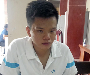 Con trai đâm nhiều nhát khiến cha vì nghe có người đòi giết mình
