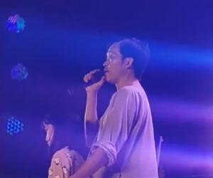 Hành động của Hoài Linh tại buổi diễn ở hội chợ nhanh chóng 'gây bão' cư dân mạng