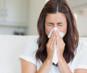 Vì sao khi ốm, người ta thường chỉ bị tắc một bên mũi?