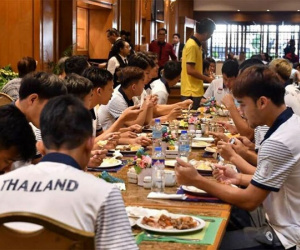 Thái Lan than thở về đồ ăn, thức uống, phải tự đổi thực đơn ở SEA Games