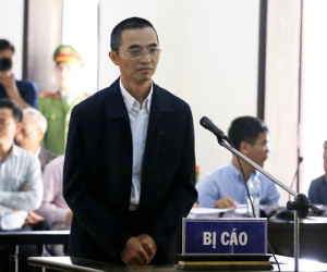 Cựu chánh thanh tra Bộ Thông tin và Truyền thông hầu toà, cựu bộ trưởng vắng mặt