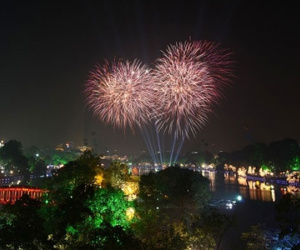 Hà Nội bắn pháo hoa tại 30 điểm đón giao thừa Tết Nguyên đán Canh Tý