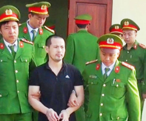 Thanh Hóa: Xin tiền mua ô tô không được, con trai đâm chết bố