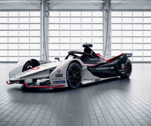 Porsche ra mắt xe đua chạy điện cho giải đua Formula E