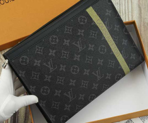 Ngoảnh đi ngoảnh lại, ví hàng hiệu Louis Vuitton 'không cánh mà bay' ở sân bay Nội Bài
