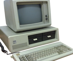Có lẽ bạn chưa biết nhưng dùng từ 'PC' để phân biệt máy tính bàn là sai nhé!