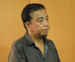 Chiều nay nghệ sĩ Hồng Tơ tiếp tục hầu toà