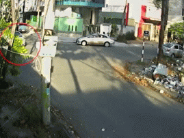 Video: Sốc với màn bay lên không trung của người phụ nữ đi xe tốc độ cao khi đến ngã tư