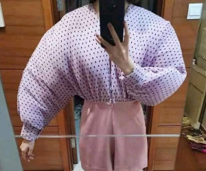Lúc mua hết lòng, hàng về hết hồn: đặt mua bộ jumpsuit tay phồng tím mộng mơ, cô gái trẻ nhận về bộ quần áo không khác gì phao bơi