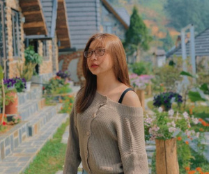 Khoảnh khắc lầy lội của 'tình cũ' Quang Hải khiến dân mạng tranh cãi