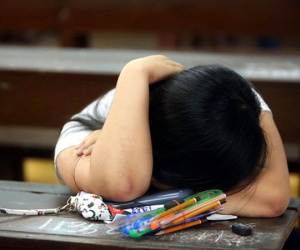 Từ những vụ con trẻ tự sát: Bố mẹ ơi, đừng châm ngòi những 'quả bom nổ chậm' trong nhà (!)