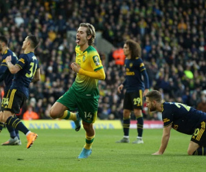 Aubameyang lập cú đúp, Arsenal hòa may mắn Norwich City