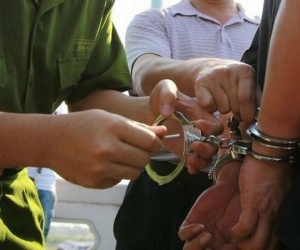 Vợ cán bộ toà án trốn truy nã: 'Chồng tôi không hề hay biết bị truy nã'