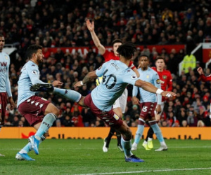 Manchester United bị Aston Villa cầm hòa trên sân nhà