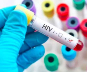 3 em bé phơi nhiễm HIV do bị người nghi ngáo đá tấn công, xử lý vết thương ra sao?