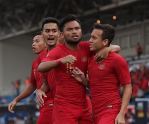 Vùi dập Brunei 8 bàn không gỡ, U22 Indonesia vượt mặt Thái Lan trong cuộc đua giành vé vào bán kết