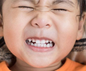 Vì sao nhiều người hay nghiến răng khi ngủ?