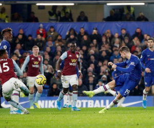 Thắng nhẹ Aston Villa, Chelsea vững top 4