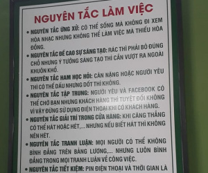 Tình cờ phát hiện tấm biển nội quy 'siêu mặn mòi' tại Nghệ An, cư dân mạng đã bật cười ngay 'phút mốt' khi phát hiện ra chi tiết này