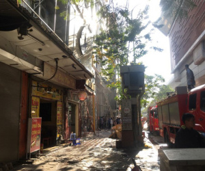 Hà Nội: Cháy dữ dội ở cửa hàng ăn trên phố Hoàng Cầu khiến nhiều người hoảng loạn