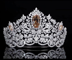 Miss Universe 2019 công bố vương miện đẹp choáng ngợp trị giá 117 tỷ đồng, liệu có thuộc về Hoàng Thùy?