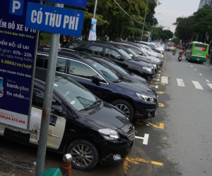 Thu phí đỗ xe không đạt hiệu quả, nguyên Chủ tịch HĐND TP.HCM gay gắt: 'Tiền thu vô ngân sách đi đâu?'