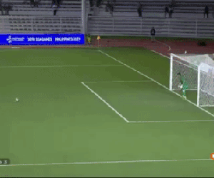 VIDEO: Cản phá penalty xuất sắc, thủ thành Văn Toản ghi điểm với thầy Park
