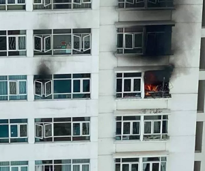Cháy tầng 12 chung cư Hoàng Anh Goldhouse, nhiều người tháo chạy