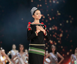 Tân Hoa hậu Hoàn vũ Việt Nam: Xinh đẹp từ bé, mặt mộc xuất sắc không góc chết