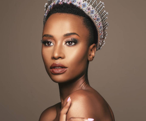 Cận cảnh vẻ đẹp cá tính cùng body nóng bỏng của người đẹp Nam Phi vừa đăng quang Miss Universe 2019