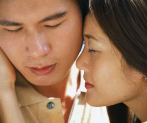 Trước khi ra tòa ly hôn, chồng nói với tôi một câu cuối cùng: 'Tóc vợ bẩn rồi, vào đây chồng gội cho'