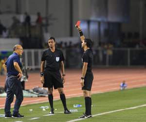 Vì sao HLV Park Hang-seo nhận thẻ đỏ trong trận chung kết SEA Games?