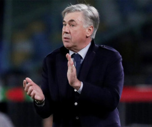 Giúp Napoli lần đầu vào vòng 1/8 Champions League, Ancelotti vẫn bị sa thải