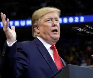 Ủy ban Hạ Viện Mỹ thông qua hai bản luận tội tổng thống Donald Trump