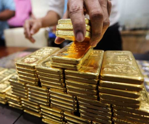 Giá vàng hôm nay 16/12: Vàng bất định, nhà đầu tư đau đầu
