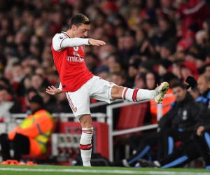 Nội bộ Arsenal lại có 'biến căng': Sau Xhaka đến lượt Oezil có phản ứng gây sốc khi bị CĐV nhà la ó