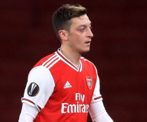 Truyền hình Trung Quốc bỏ phát sóng trực tiếp trận Arsenal vs Man City vì phát biểu của Mesut Ozil