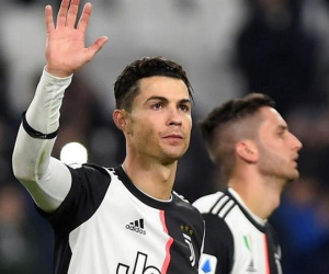 Ronaldo lập cú đúp đầu tiên trong mùa giải, Juventus tìm lại niềm vui chiến thắng