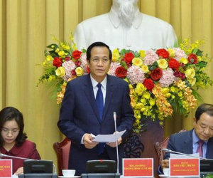 Bộ trưởng Đào Ngọc Dung: 'Chuyển thẳng lương cho vợ kiểm soát càng tốt có gì đâu'