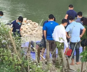 Hòa Bình: Người dân tá hỏa phát hiện thi thể người đàn ông đang phân hủy dưới suối